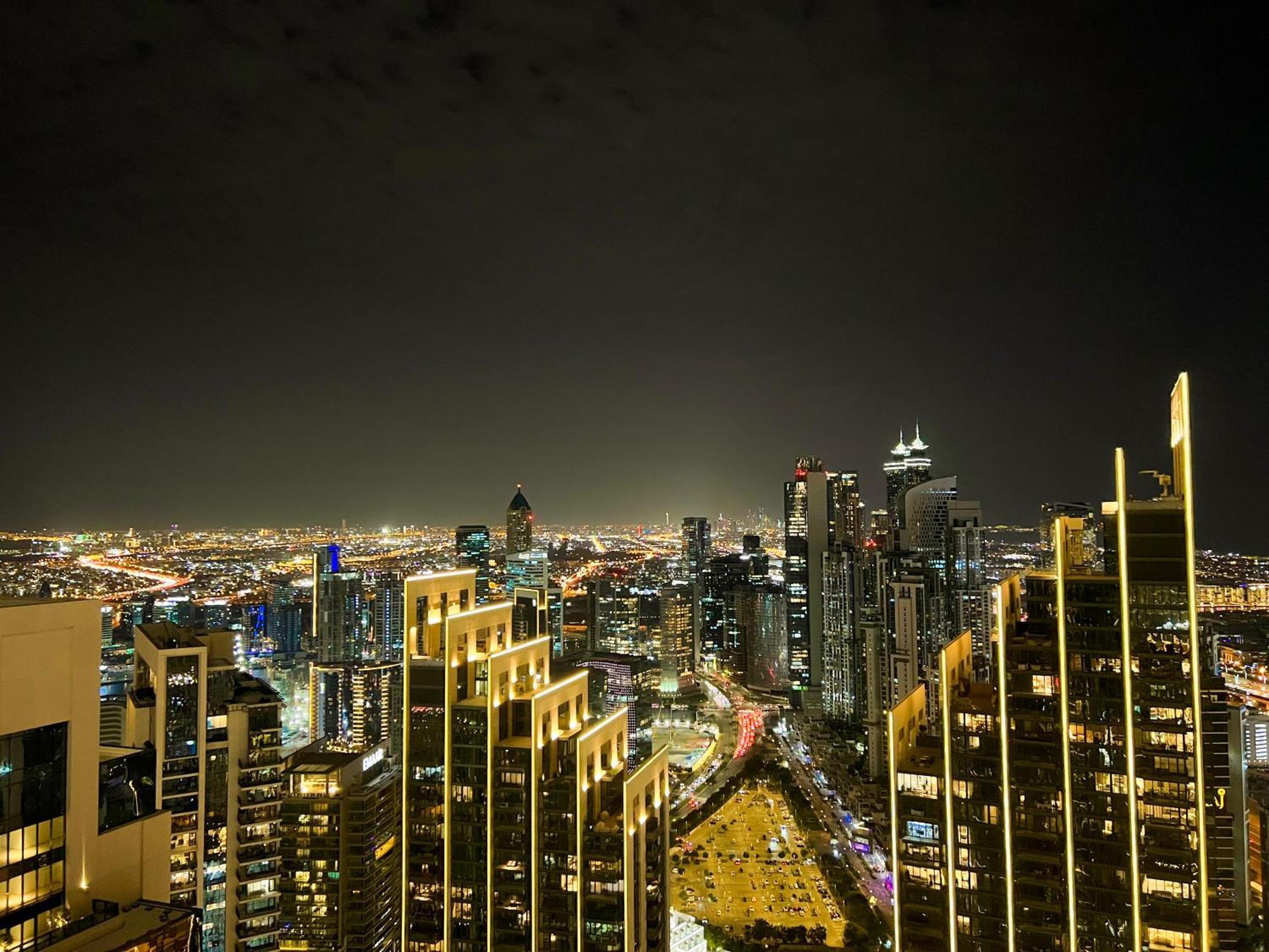 Downtown Luxury - Stunning Burj Khalifa & Sea View - 5 Minutes Walk To Dubai Mall Buitenkant foto
