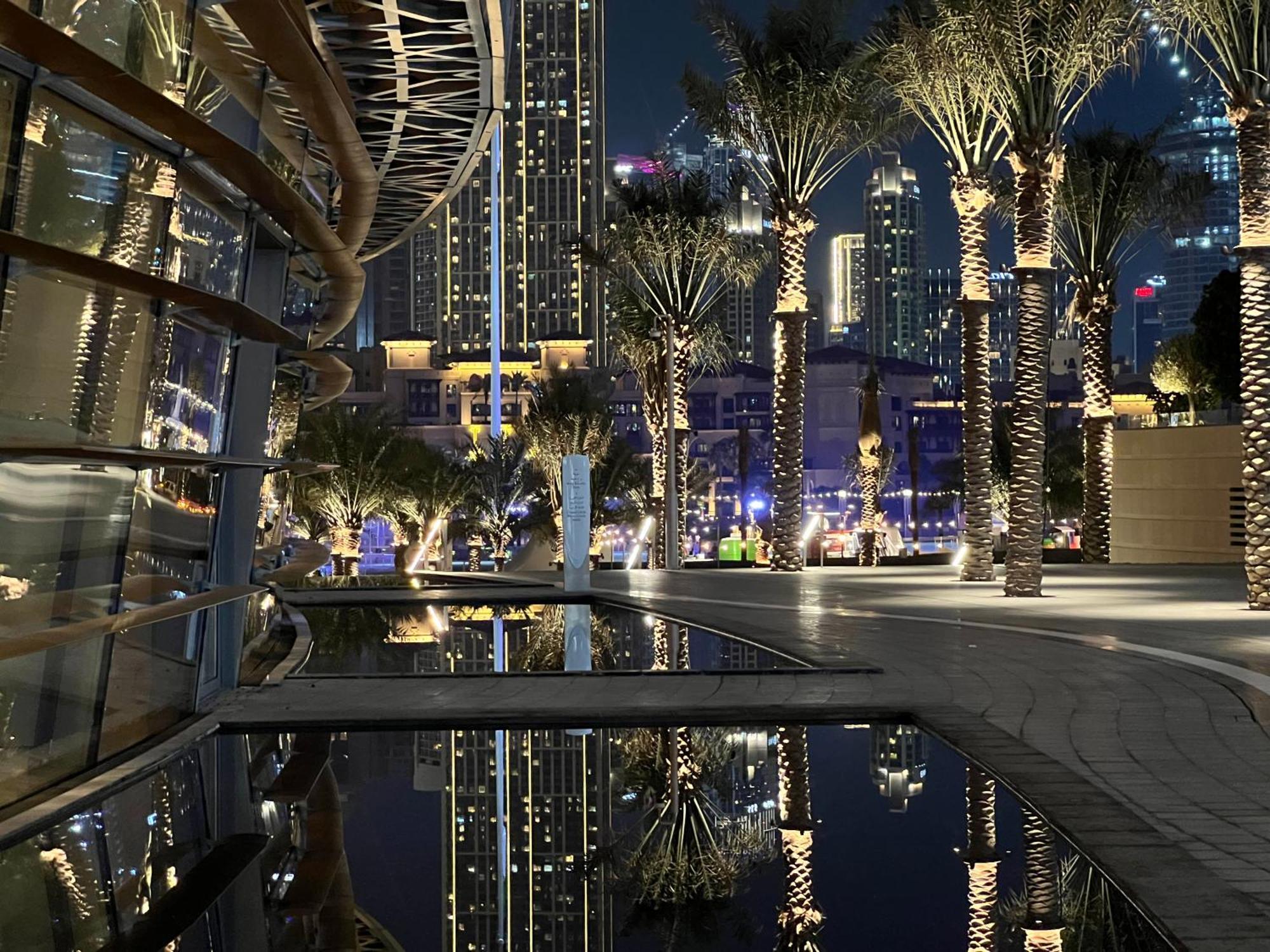 Downtown Luxury - Stunning Burj Khalifa & Sea View - 5 Minutes Walk To Dubai Mall Buitenkant foto